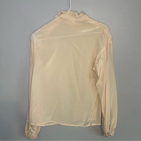 Women's 100% Silk Side Button on Sleeve Shirt Ruffle Romantic Flowy Sz 6 Preppy - Picture 9 of 9